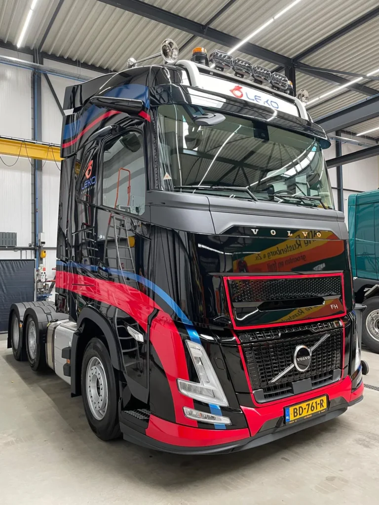 Vrachtwagen poetsen: kosten, proces en wat het oplevert