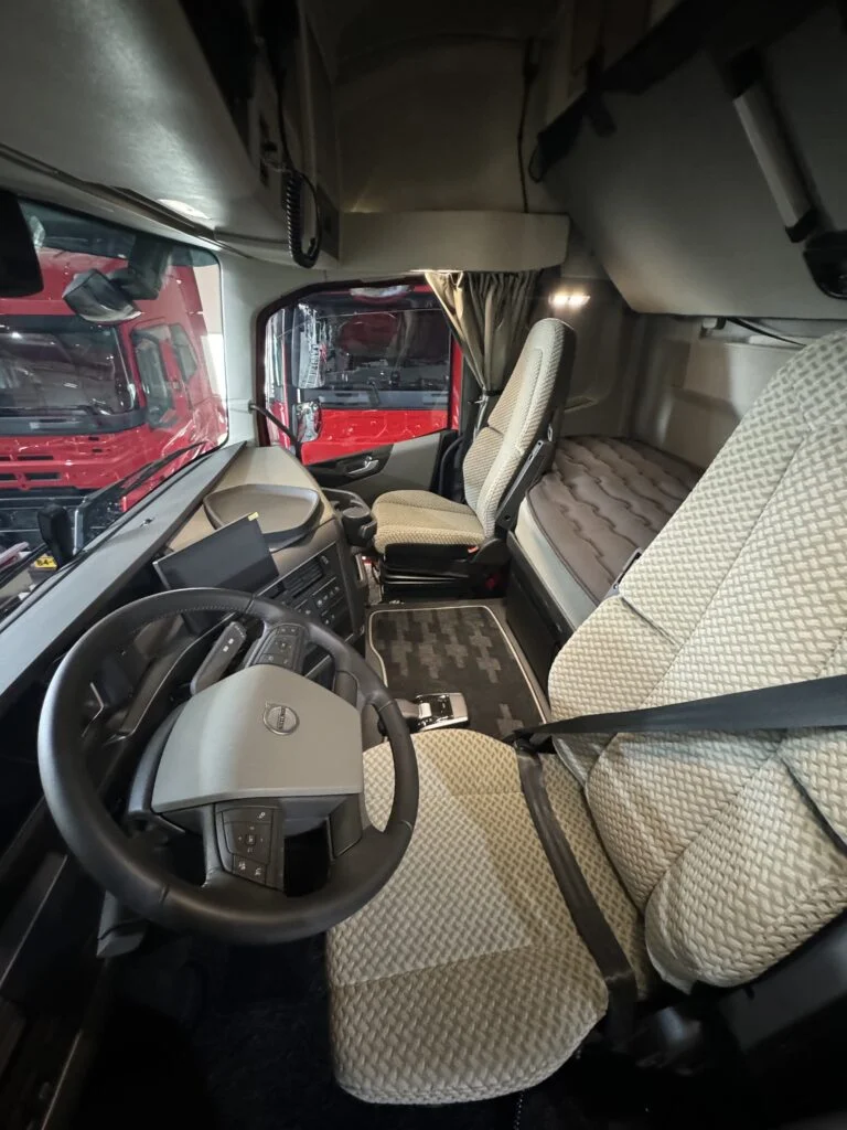 vrachtwagen-interieur-reinigen-768x1024.jpg interieur reiniging auto